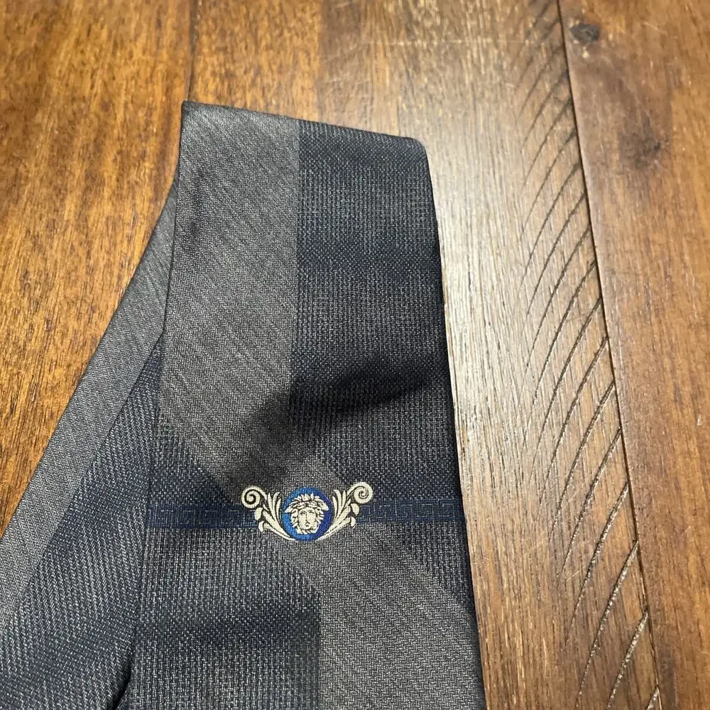 GIANNI VERSACE COUTURE Vintage Neo Classical Geometric Mens Silk Tie